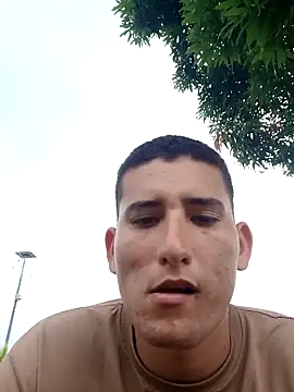 Snapshot of uribe23 chatting on 8, 10, 2025 uribe23 online show from 8, 10, 2025