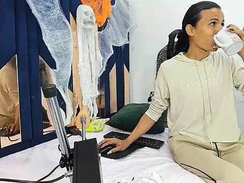 Aisha hotts777 online show from 30, 10, 2025