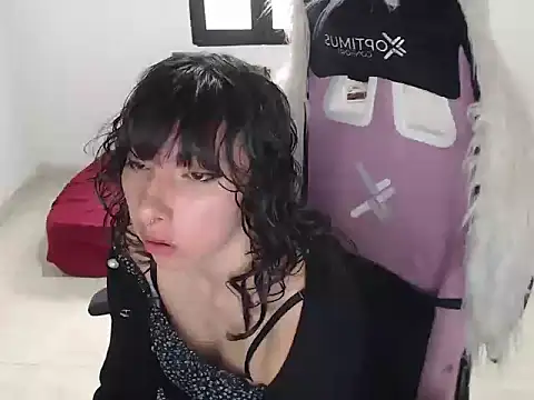 Snapshot of ScarlettShirahoshi chatting on 13, 4, 2026 ScarlettShirahoshi online show from 13, 4, 2026