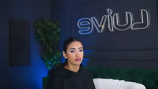 Snapshot of SiennaRuh chatting on 11, 10, 2025 SiennaRuh online show from 11, 10, 2025