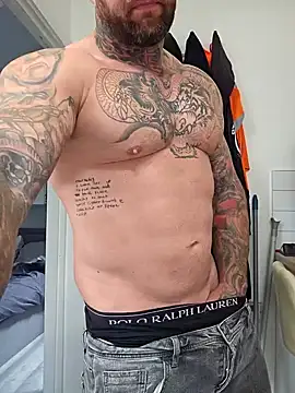 tattedmuscle1 online show from 12, 10, 2025