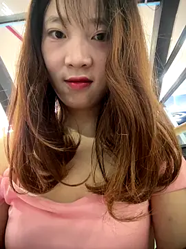 Snapshot of littleqiu chatting on 10, 9, 2025 littleqiu online show from 10, 9, 2025