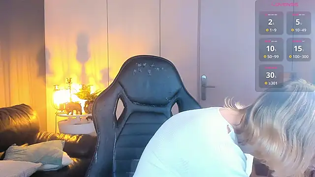 Amanda Butlerr online show from 12, 10, 2025