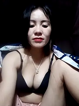 Snapshot of TinTim02 chatting on 6, 11, 2025 TinTim02 online show from 6, 11, 2025