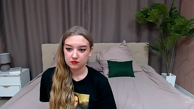 Snapshot of DarcyWilsy chatting on 23, 11, 2025 DarcyWilsy online show from 23, 11, 2025