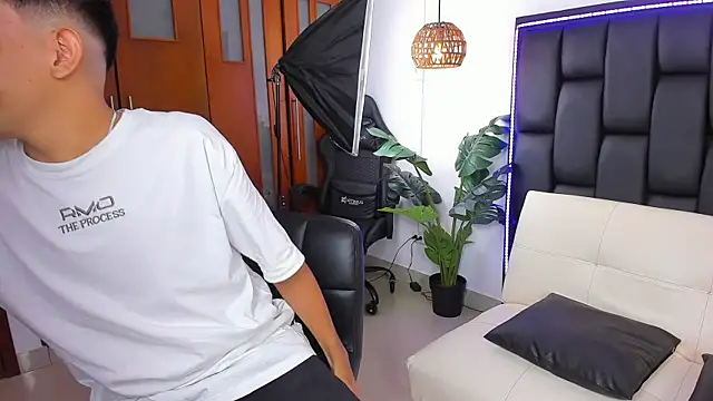 wilbert hot01 online show from 26, 11, 2025