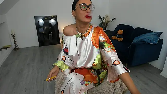 Helen Sinn online show from 20, 9, 2025