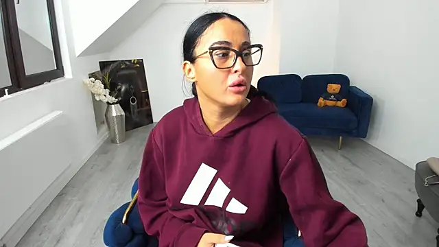 Helen Sinn online show from 8, 10, 2025