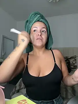 Snapshot of AlyssaAngell chatting on 7, 11, 2025 AlyssaAngell online show from 7, 11, 2025