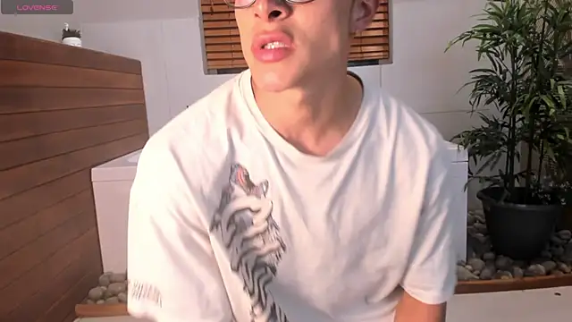 Snapshot of AustinJones_ chatting on 16, 10, 2025 AustinJones online show from 16, 10, 2025