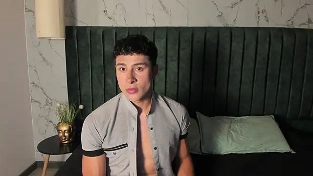 Snapshot of AustinJones_ chatting on 13, 11, 2025 AustinJones online show from 13, 11, 2025