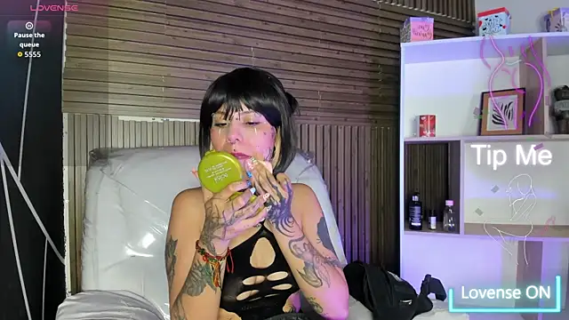 Snapshot of MistressMariam_ chatting on 20, 11, 2025 MistressMariam online show from 20, 11, 2025