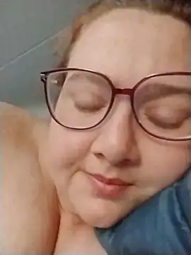 XEmoxkittyx online show from 17, 3, 2026