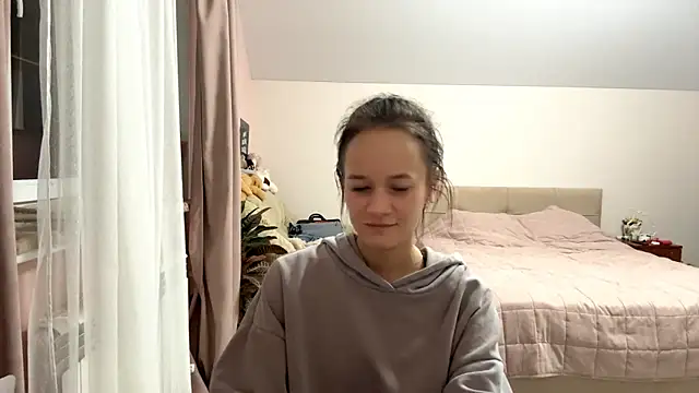 KellySayli online show from 3, 10, 2025