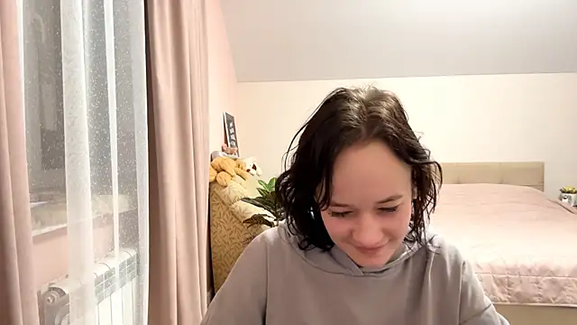 KellySayli online show from 5, 10, 2025