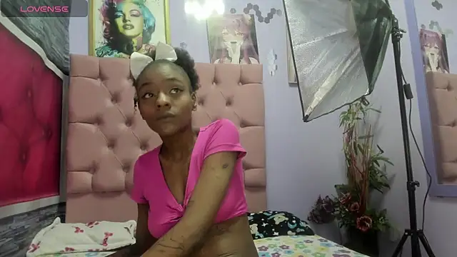 Snapshot of Shantall_ks chatting on 17, 9, 2025 Shantall ks online show from 17, 9, 2025