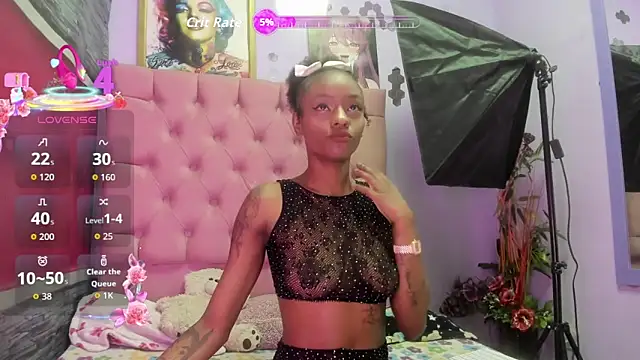 Snapshot of Shantall_ks chatting on 18, 9, 2025 Shantall ks online show from 18, 9, 2025