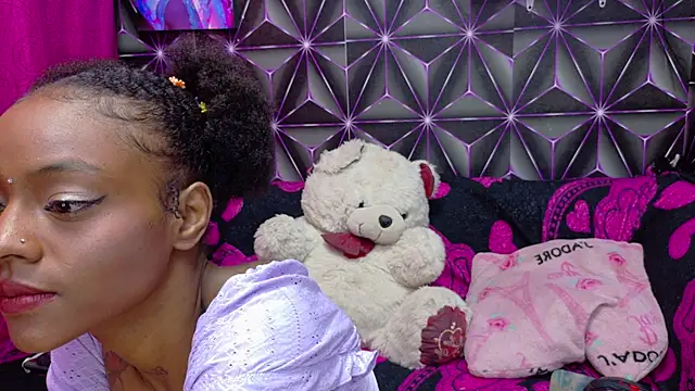 Snapshot of Shantall_ks chatting on 30, 10, 2025 Shantall ks online show from 30, 10, 2025