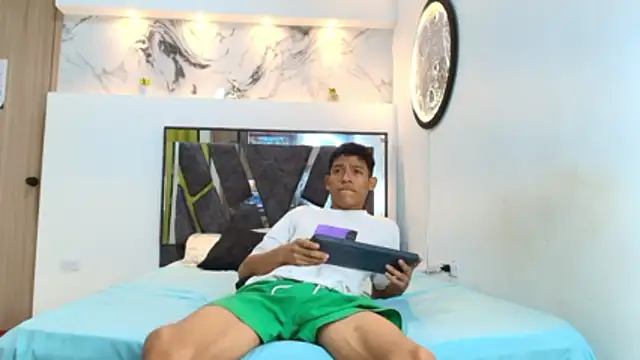 BEAUTY BOYS1 online show from 26, 10, 2025