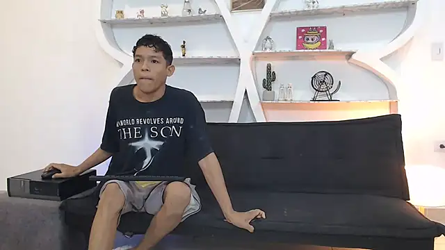 BEAUTY BOYS1 online show from 18, 11, 2025