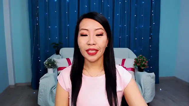 LiaPak online show from 4, 11, 2025