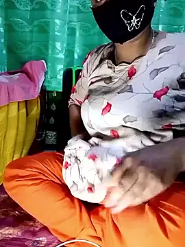 Snapshot of Mistompa24 chatting on 25, 11, 2025 Mistompa24 online show from 25, 11, 2025