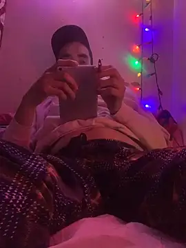 Snapshot of DanBfl chatting on 17, 12, 2025 DanBfl online show from 17, 12, 2025