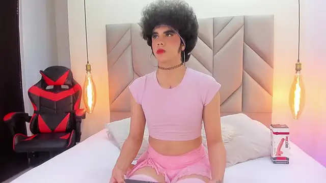 KheylerTomphson online show from 24, 10, 2025