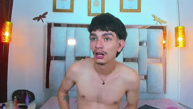LilyAndJuan online show from 19, 9, 2025