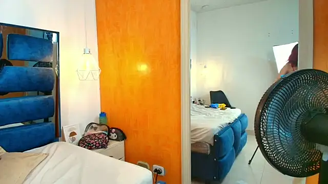 LilyAndJuan online show from 28, 9, 2025