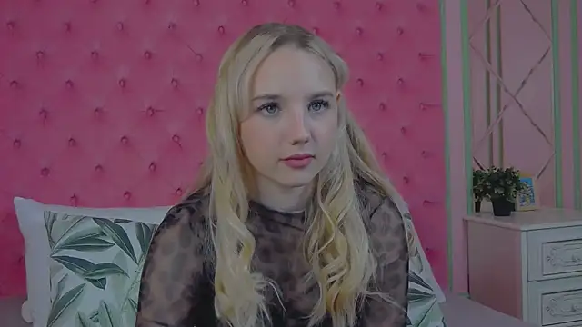 Sky Cutie online show from 7, 11, 2025