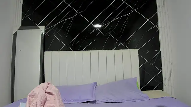 shirley hott online show from 11, 11, 2025