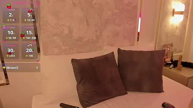 doll eyees  online show from 7, 11, 2025