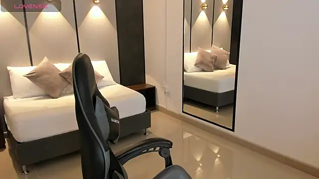 daniand  online show from 8, 10, 2025