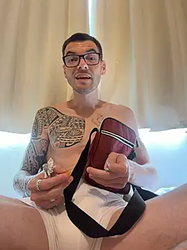 Snapshot of Leonsouzaof chatting on 1, 12, 2025 Leonsouzaof online show from 1, 12, 2025