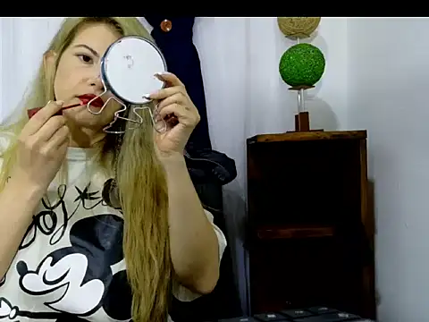 katioska25 online show from 19, 9, 2025