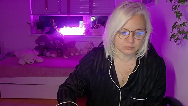 Linsy Kim online show from 12, 1, 2026