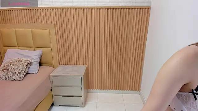 SOPHIEMEYER online show from 14, 11, 2025