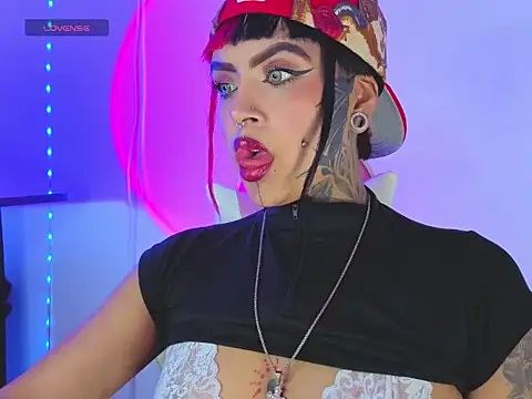 Adamsniki online show from 15, 9, 2025