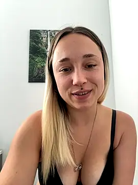 Snapshot of stelli_99 chatting on 28, 9, 2025 stelli 99 online show from 28, 9, 2025