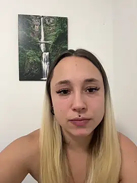 Snapshot of stelli_99 chatting on 12, 10, 2025 stelli 99 online show from 12, 10, 2025