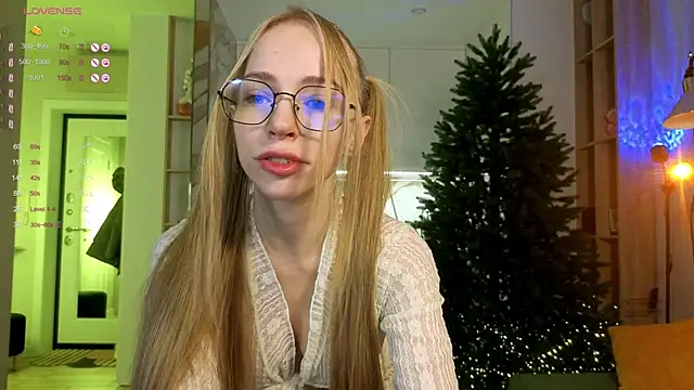 Snapshot of BritaKiss chatting on 18, 11, 2025 BritaKiss online show from 18, 11, 2025