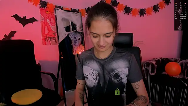 Snapshot of talia_seduce chatting on 28, 10, 2025 talia seduce online show from 28, 10, 2025