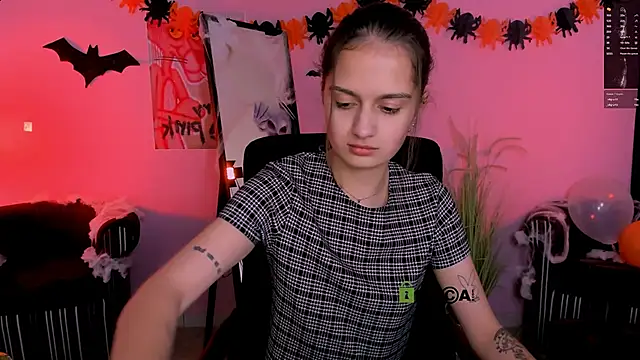 Snapshot of talia_seduce chatting on 29, 10, 2025 talia seduce online show from 29, 10, 2025