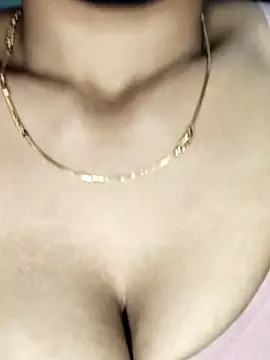 Snapshot of Savita2310 chatting on 25, 11, 2025 Savita2310 online show from 25, 11, 2025