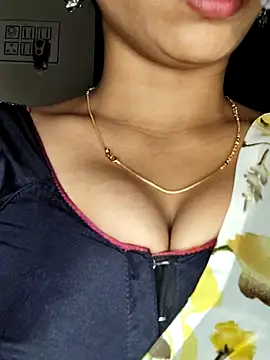 Snapshot of Savita2310 chatting on 29, 11, 2025 Savita2310 online show from 29, 11, 2025