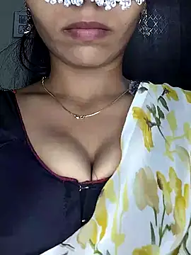 Snapshot of Savita2310 chatting on 2, 12, 2025 Savita2310 online show from 2, 12, 2025