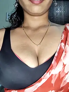 Snapshot of Savita2310 chatting on 4, 12, 2025 Savita2310 online show from 4, 12, 2025