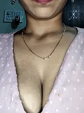 Snapshot of Savita2310 chatting on 5, 12, 2025 Savita2310 online show from 5, 12, 2025