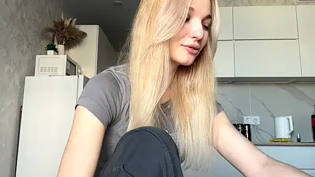 MycuteMolly online show from 3, 10, 2025